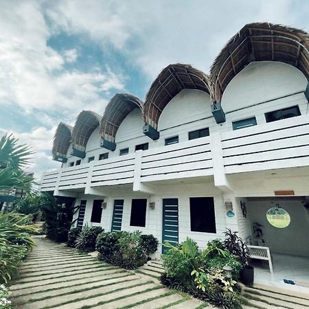 Point F Siargao Apartment Catangnan ภายนอก รูปภาพ