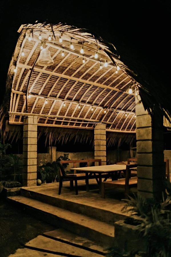 Point F Siargao Apartment Catangnan ภายนอก รูปภาพ