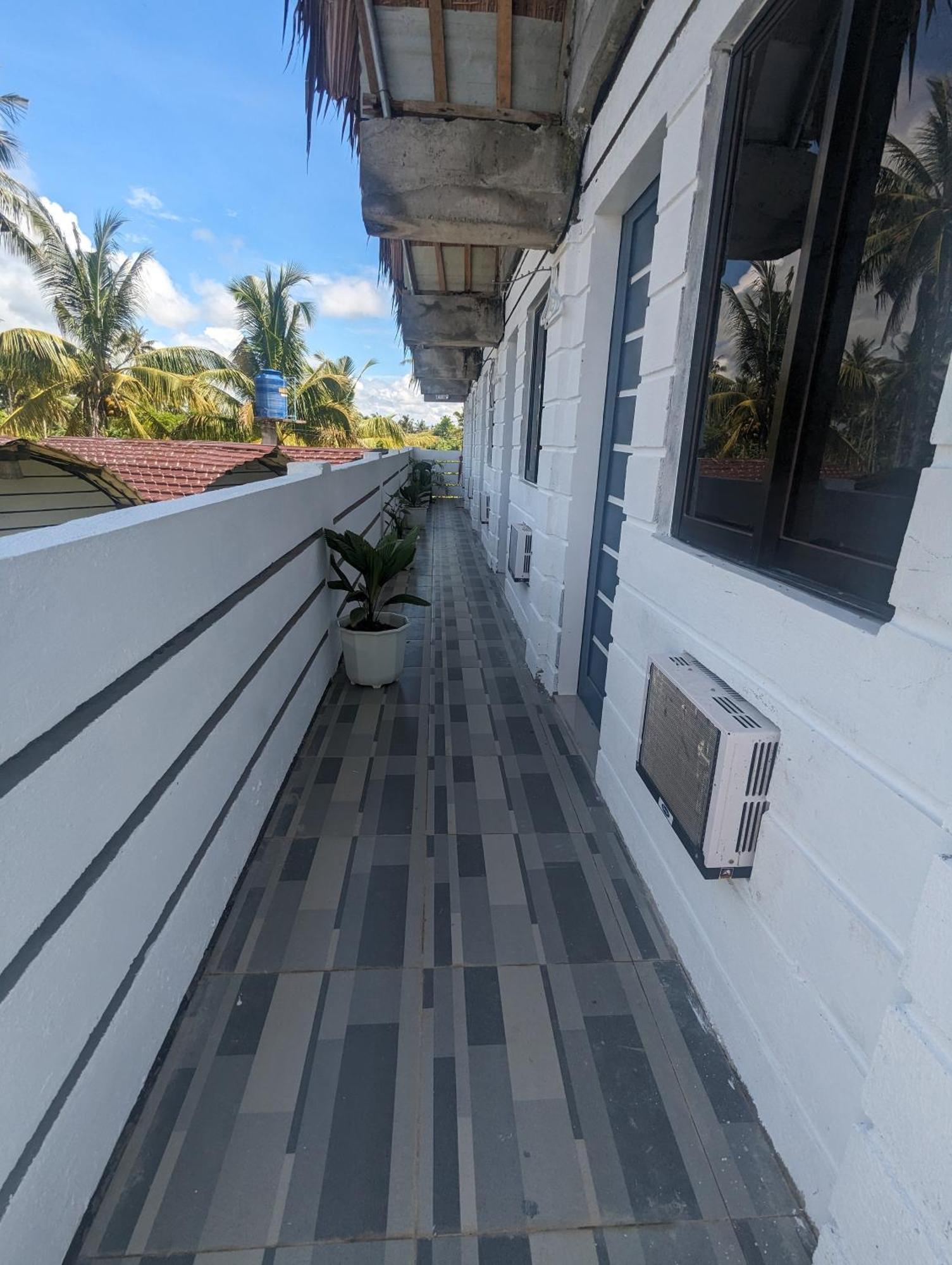 Point F Siargao Apartment Catangnan ภายนอก รูปภาพ