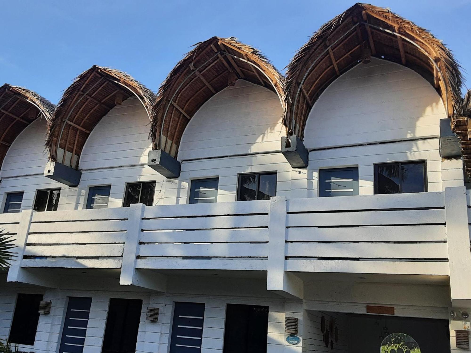 Point F Siargao Apartment Catangnan ภายนอก รูปภาพ